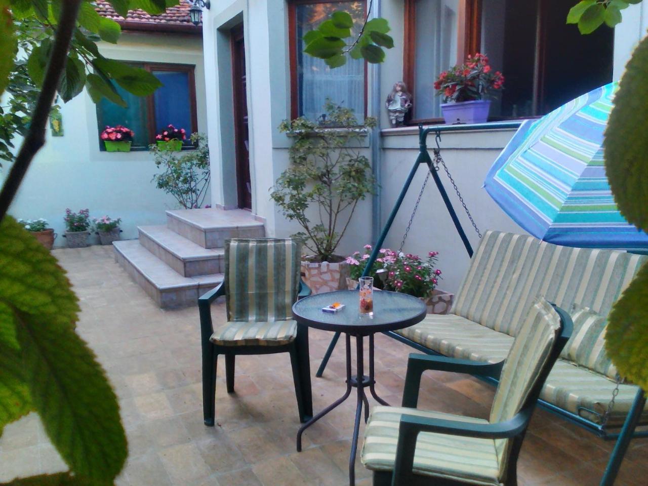 Free Private Parking Apartment